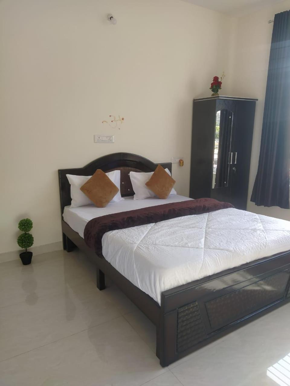 Nandi Skandagiri Guest House Екстериор снимка